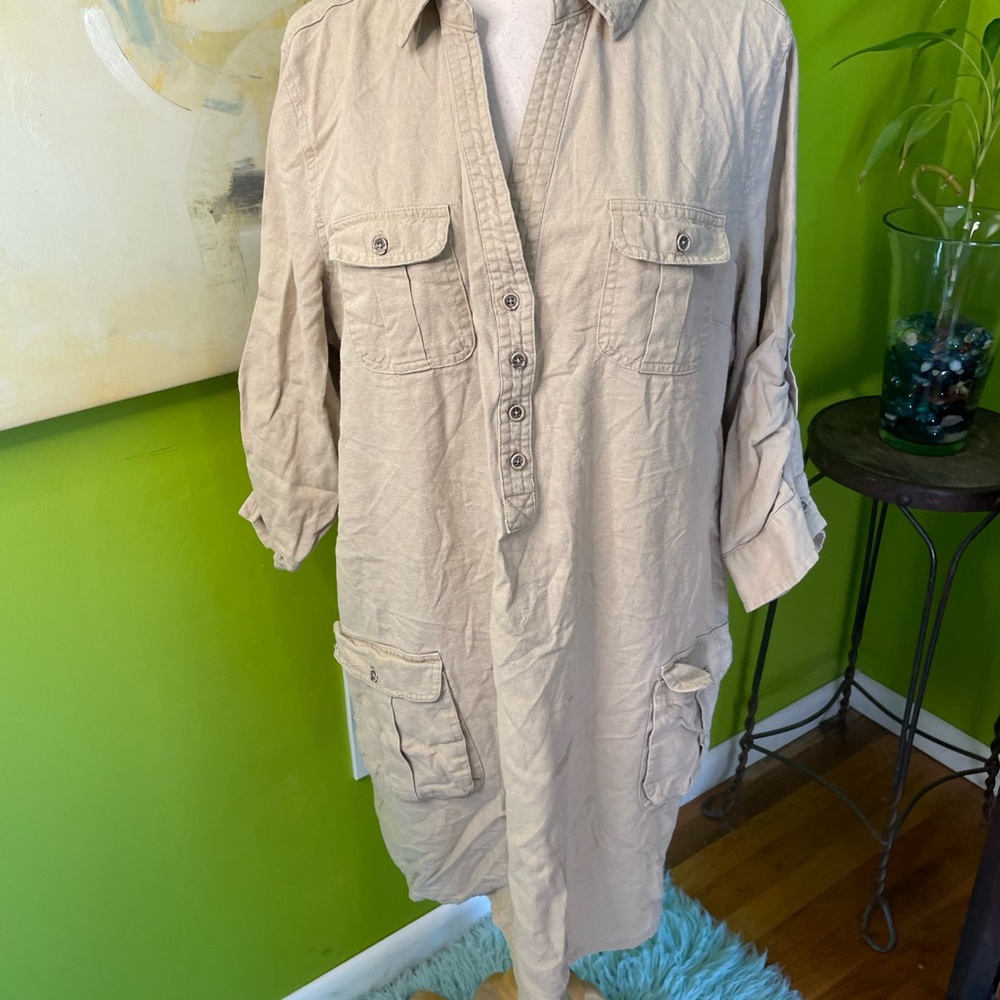 3/4 button down front - Picture 2 of 2